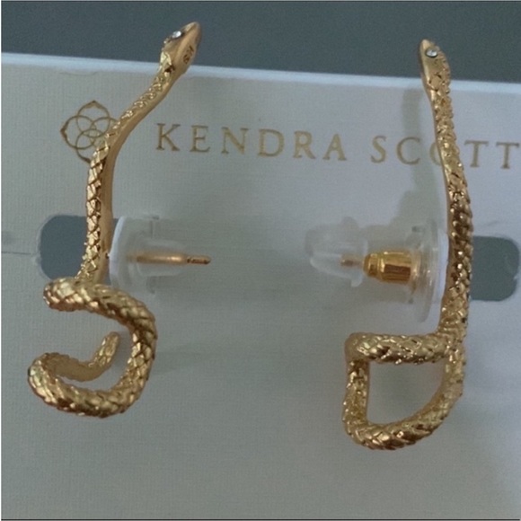 - Kendra Scott vintage bundle of three pieces snake  bracelet earrings & Ring 7 - Picture 12 of 14